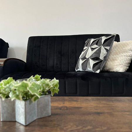 Boleyn Avenue By Incredible Stay Peterborough Eksteriør billede