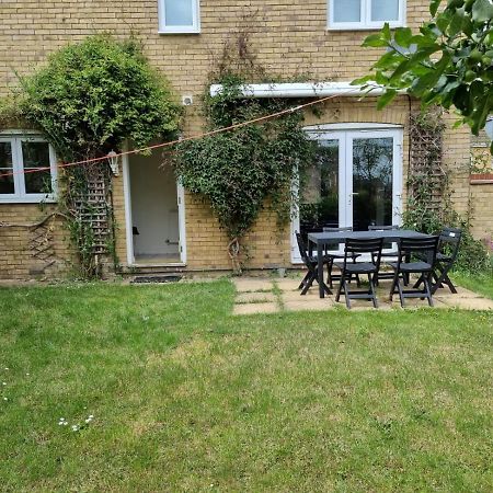 Boleyn Avenue By Incredible Stay Peterborough Eksteriør billede