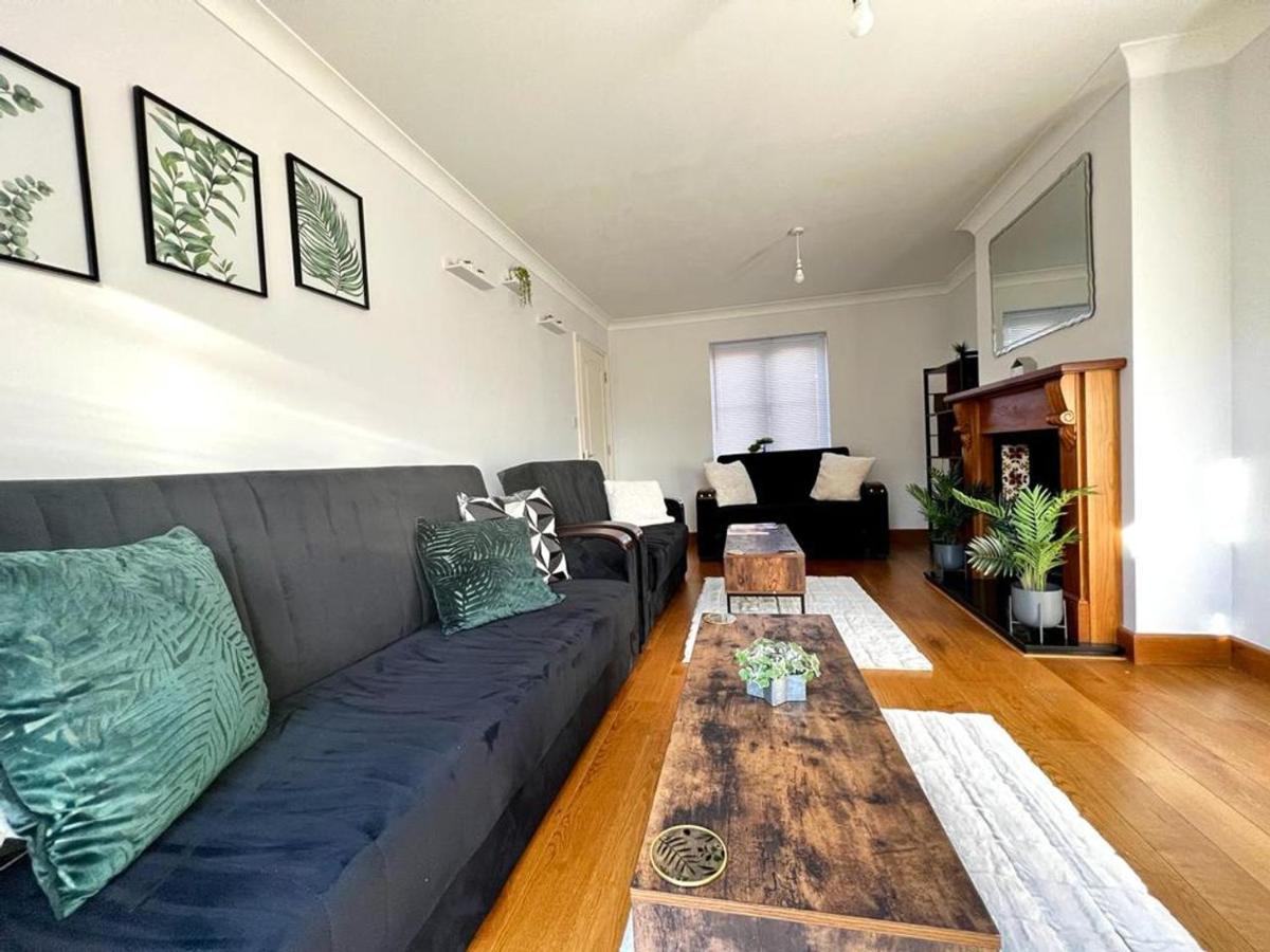 Boleyn Avenue By Incredible Stay Peterborough Eksteriør billede