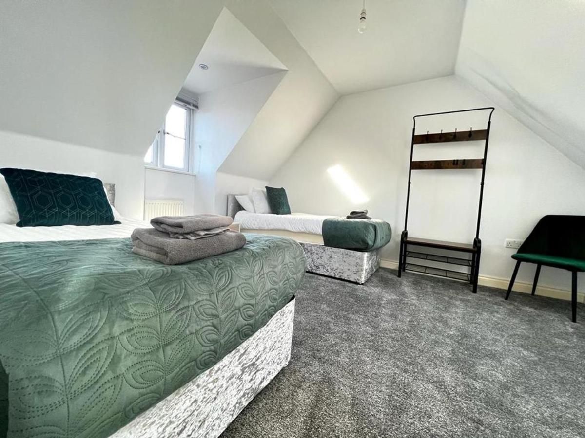 Boleyn Avenue By Incredible Stay Peterborough Eksteriør billede